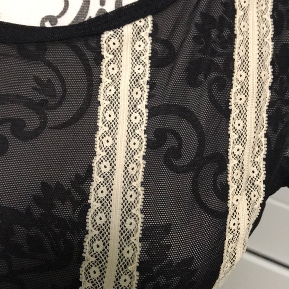 Lace sheer top - Picture 5 of 5
